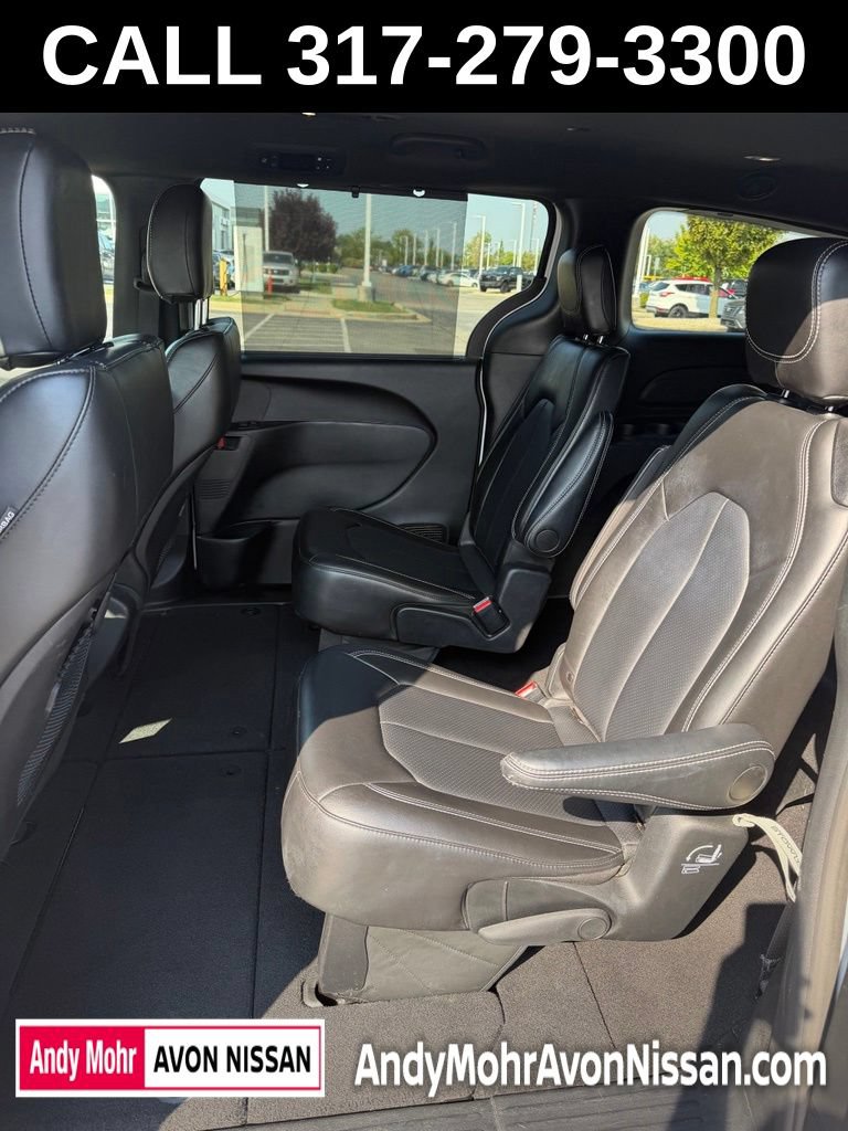 Used 2025 Chrysler Pacifica Select FWD image 10