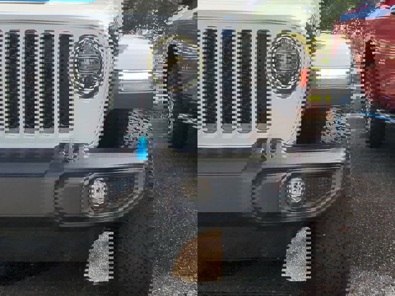 Used 2022 Jeep Wrangler Unlimited Rubicon 4xe w/ Cold Weather Group image 11