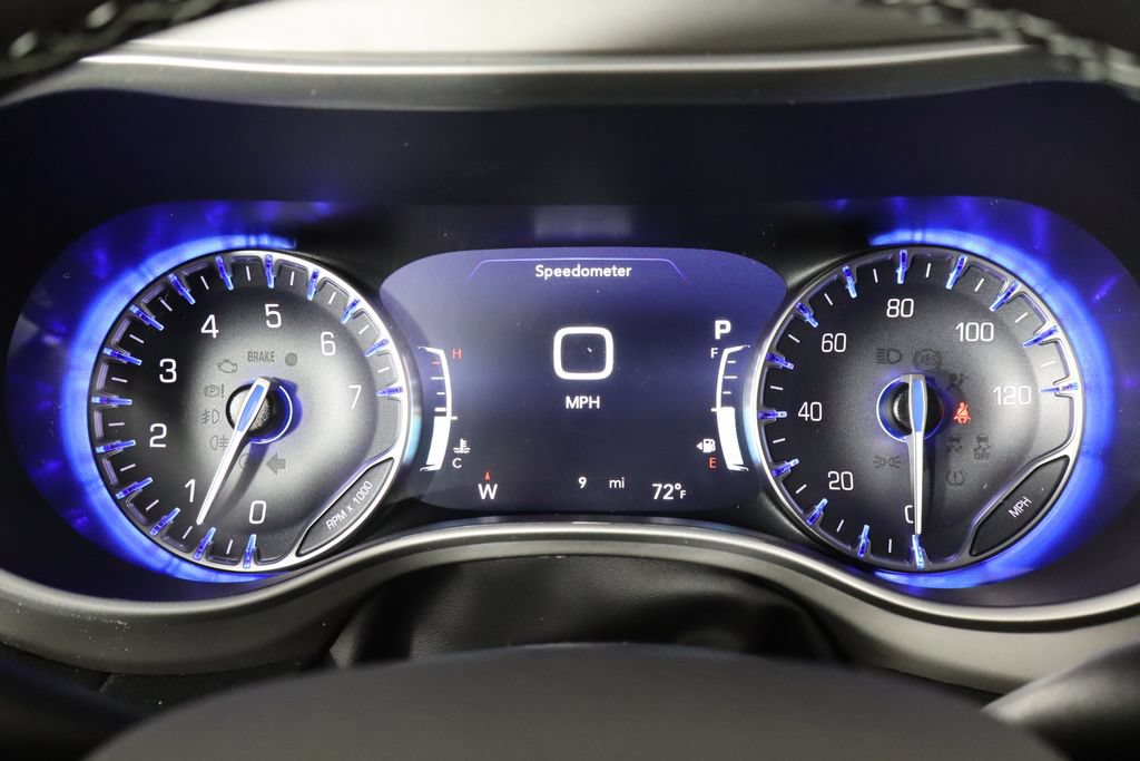 New 2027 Chrysler Pacifica Select FWD image 11