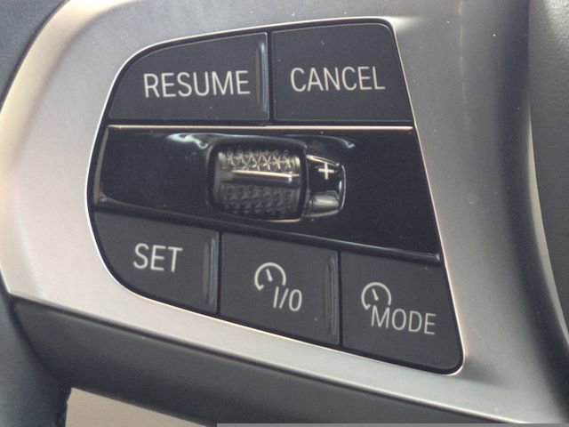 Used 2025 BMW X7 xDrive40i w/ Executive Package image 31