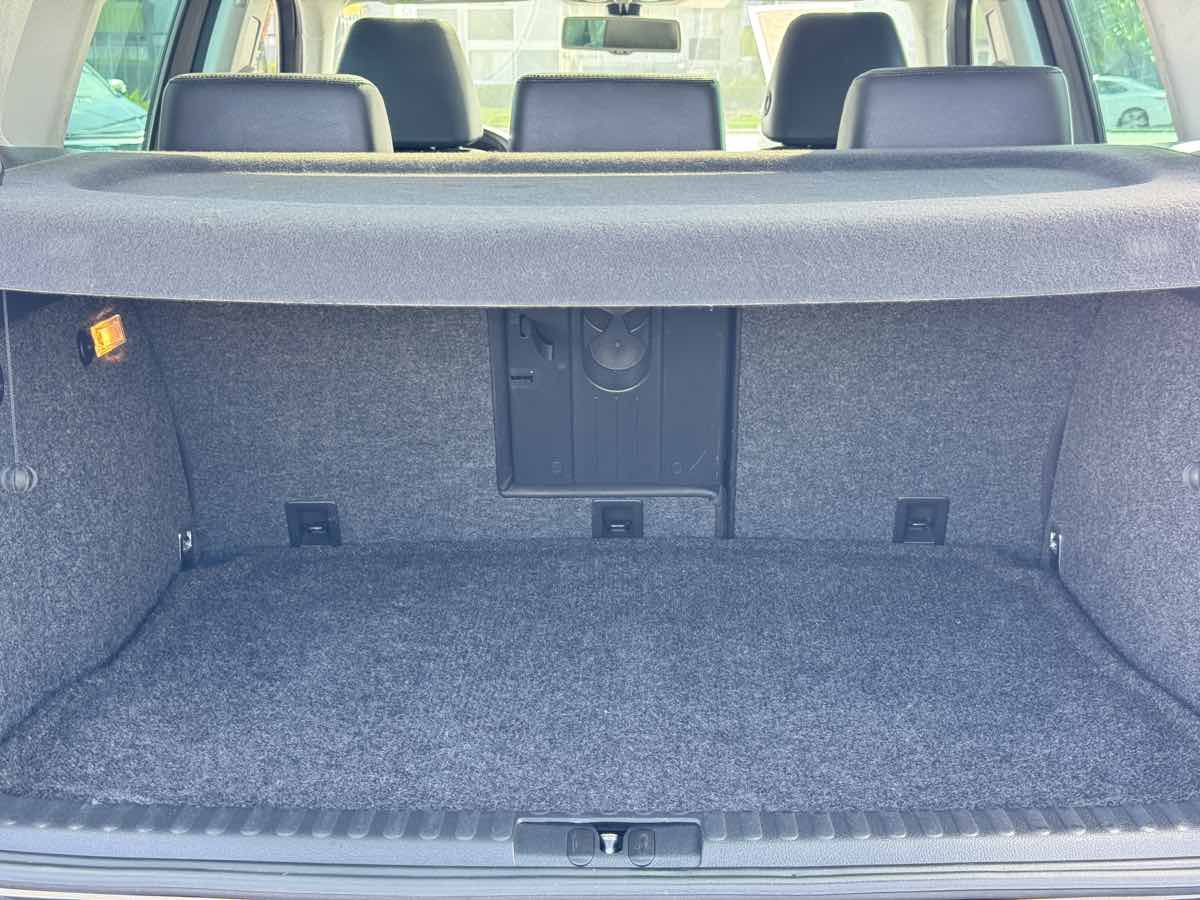 Used 2011 Volkswagen Tiguan SEL FWD image 24