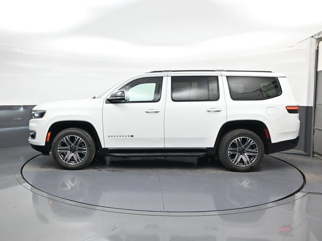 Used 2024 Jeep Wagoneer Series II w/ Flexible Seating Group RWD image 5