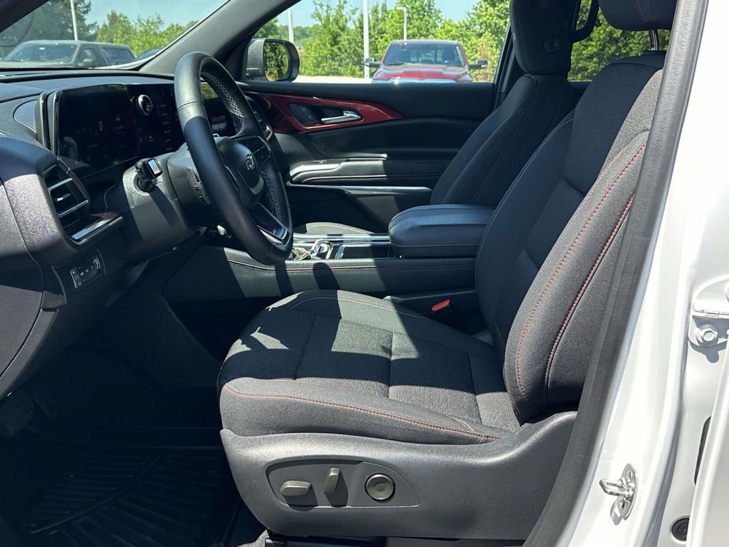 Used 2024 Chevrolet Traverse Z71 AWD/4WD image 4