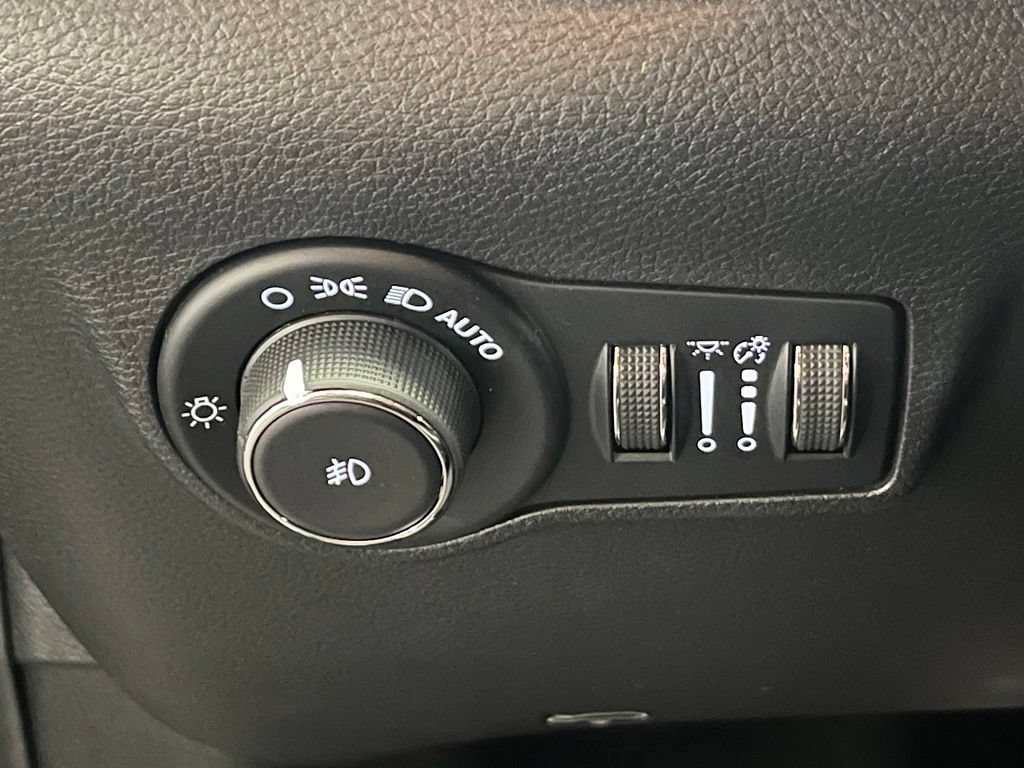 Used 2022 Jeep Compass Latitude AWD/4WD image 15
