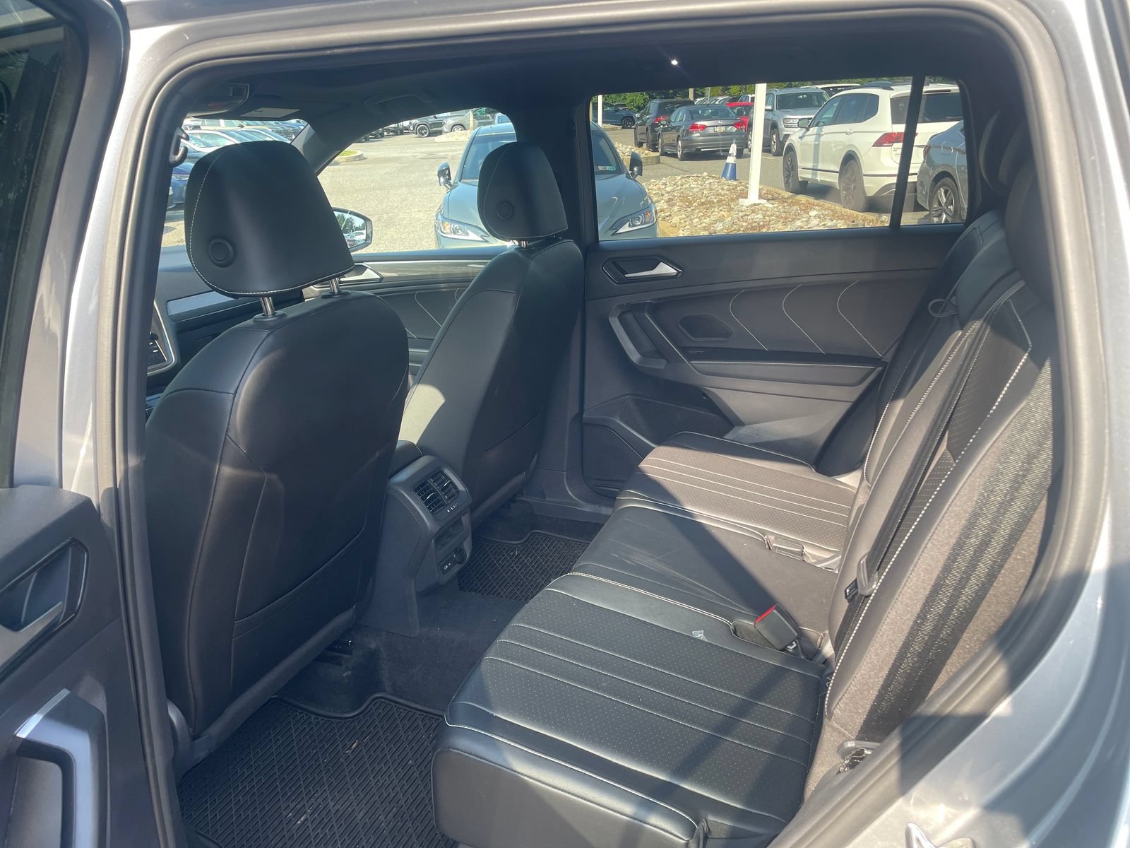 Certified 2024 Volkswagen Tiguan SE R-Line AWD/4WD image 13