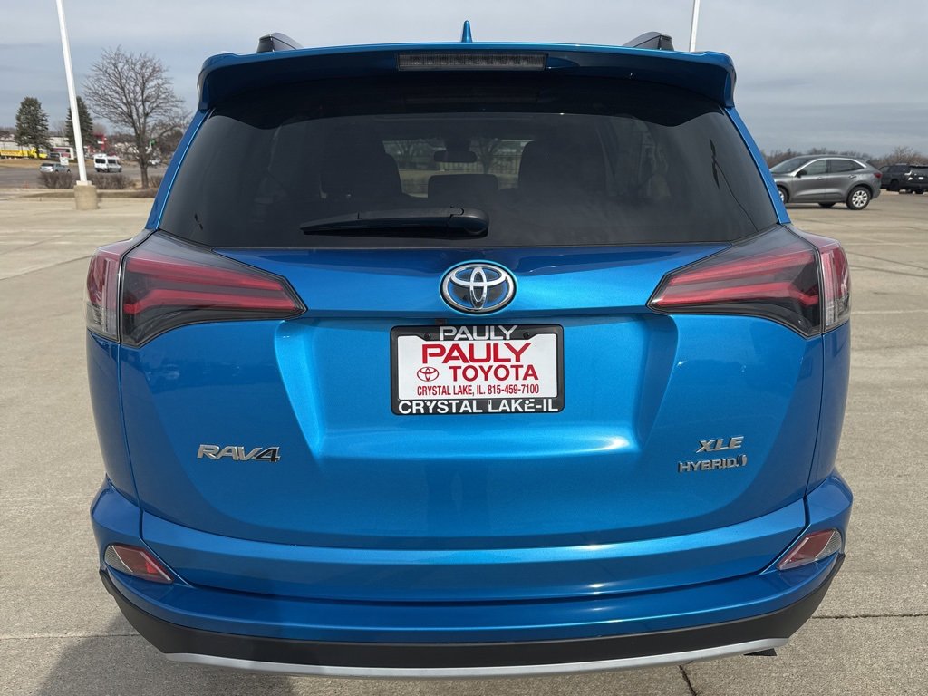 Used 2018 Toyota RAV4 XLE image 4