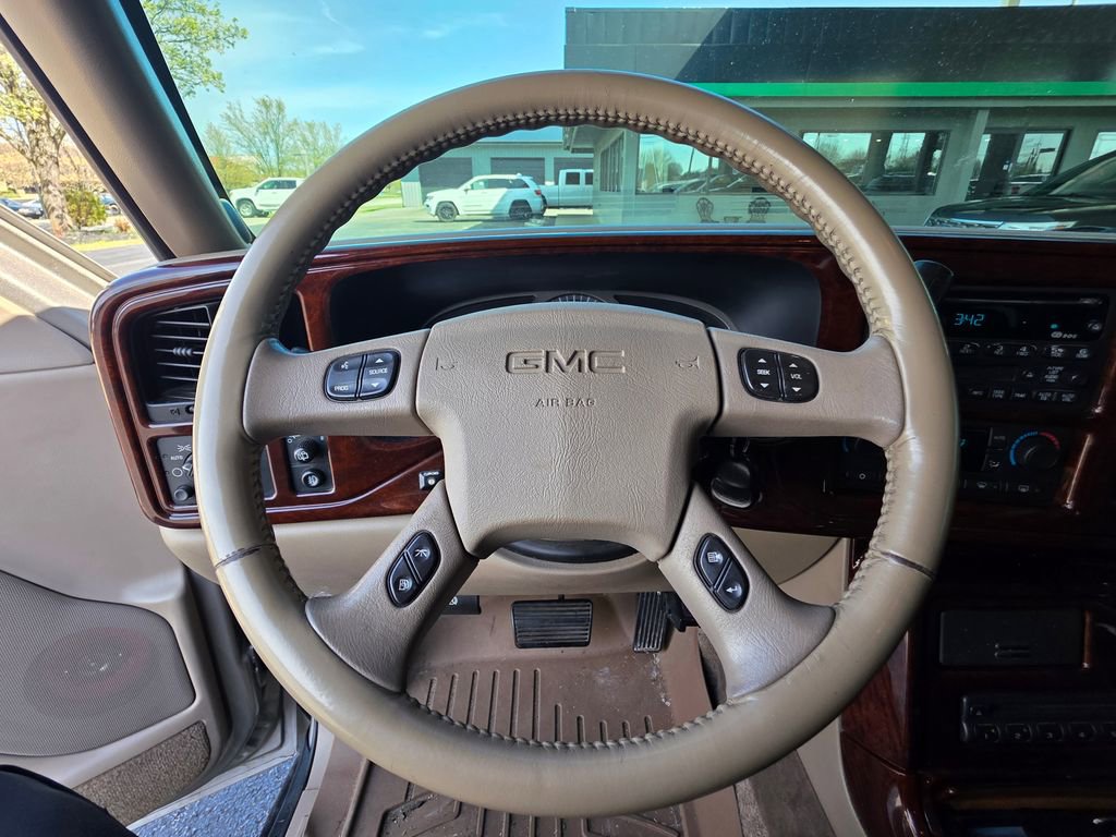 Used 2003 GMC Yukon XL Denali image 14