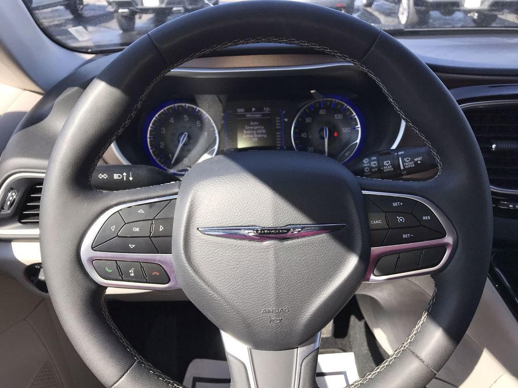 Used 2024 Chrysler Voyager LX image 14