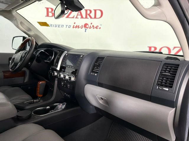 Used 2022 Toyota Sequoia Platinum AWD/4WD image 17