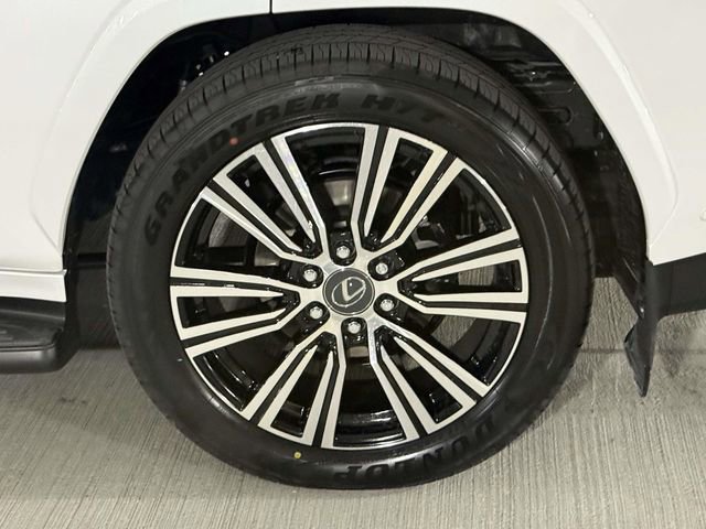 New 2026 Lexus LX 700h Luxury image 12