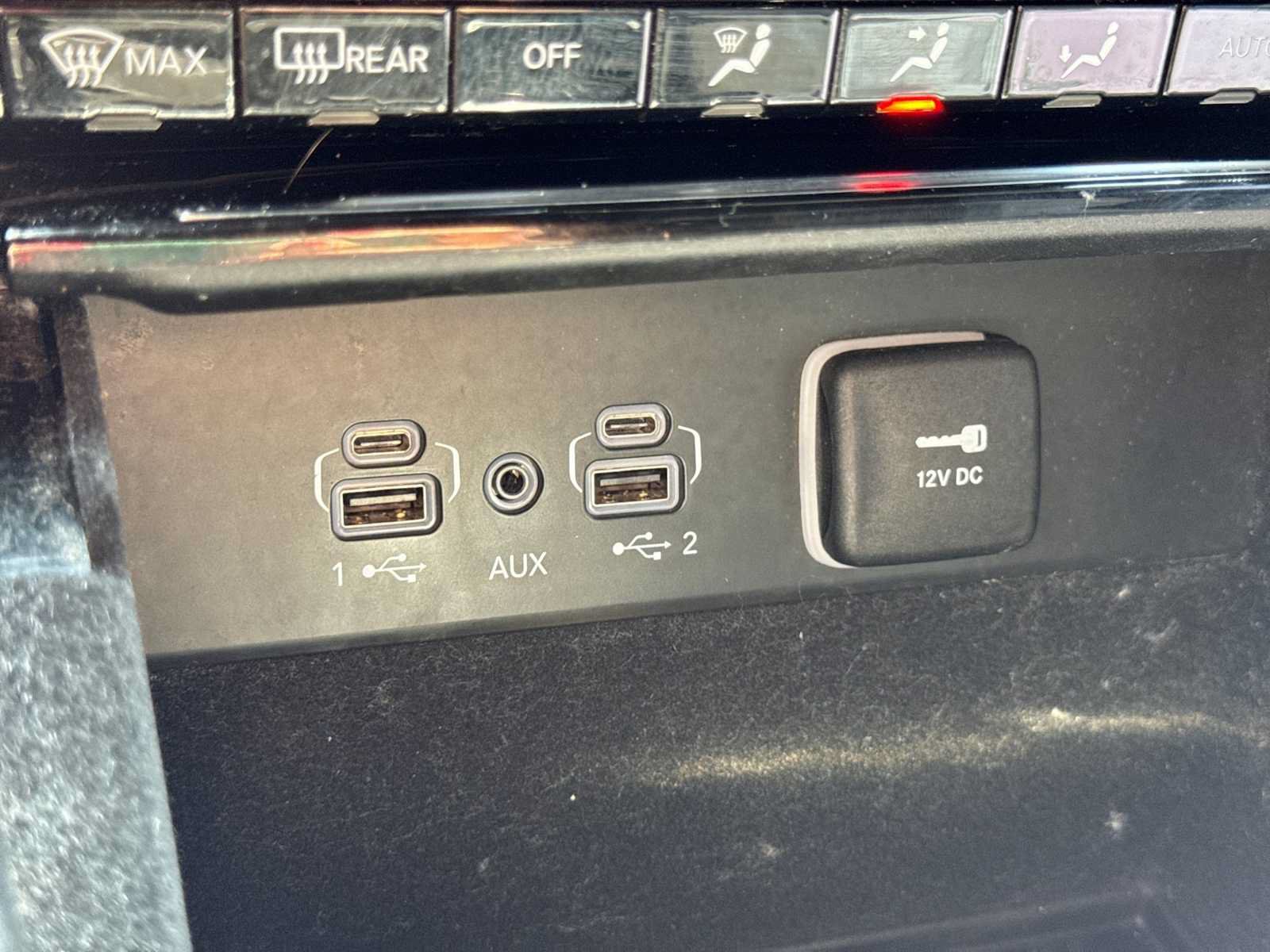 Used 2022 Jeep Grand Cherokee Overland AWD/4WD image 32