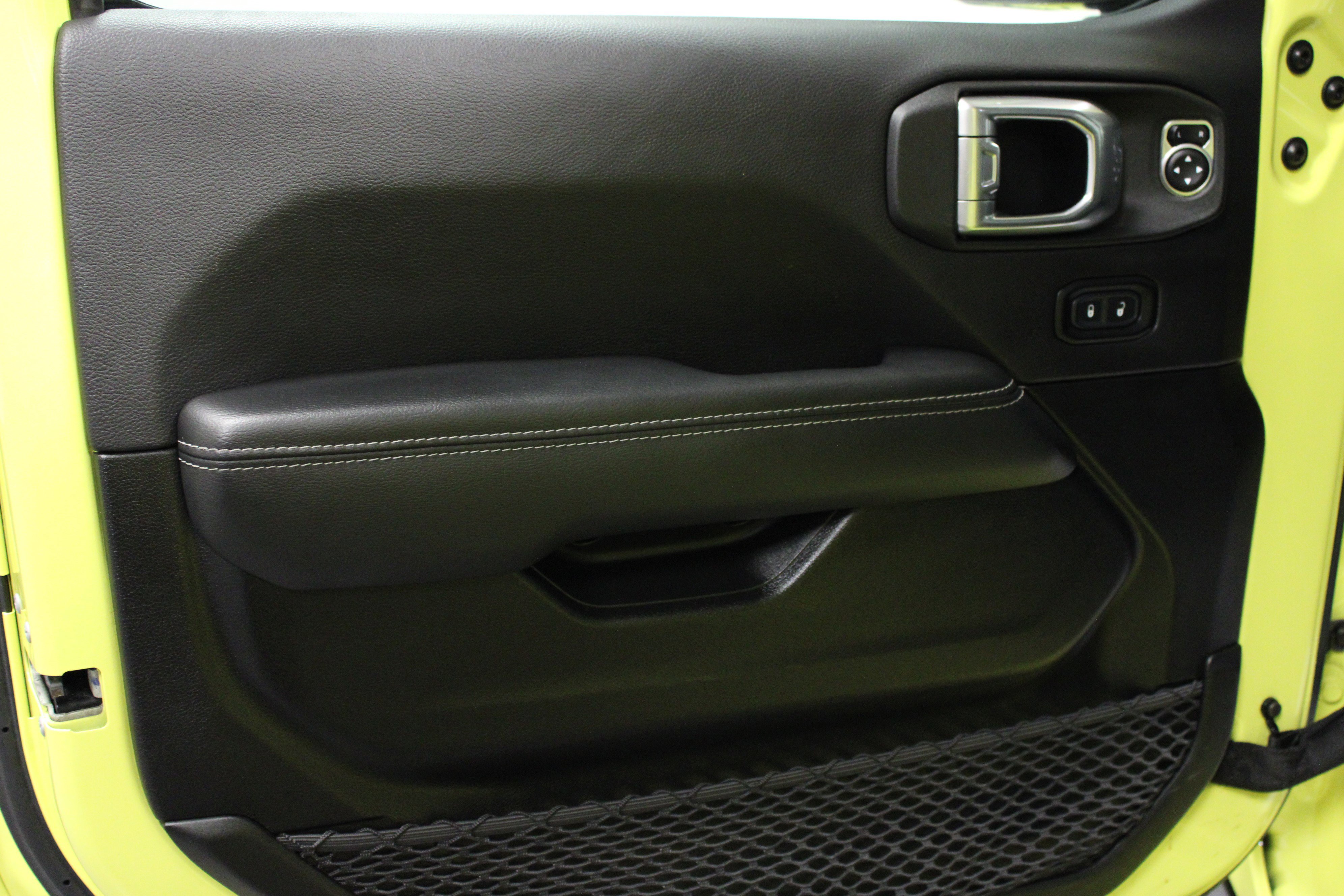 Used 2023 Jeep Wrangler Sahara w/ Cold Weather Group image 11