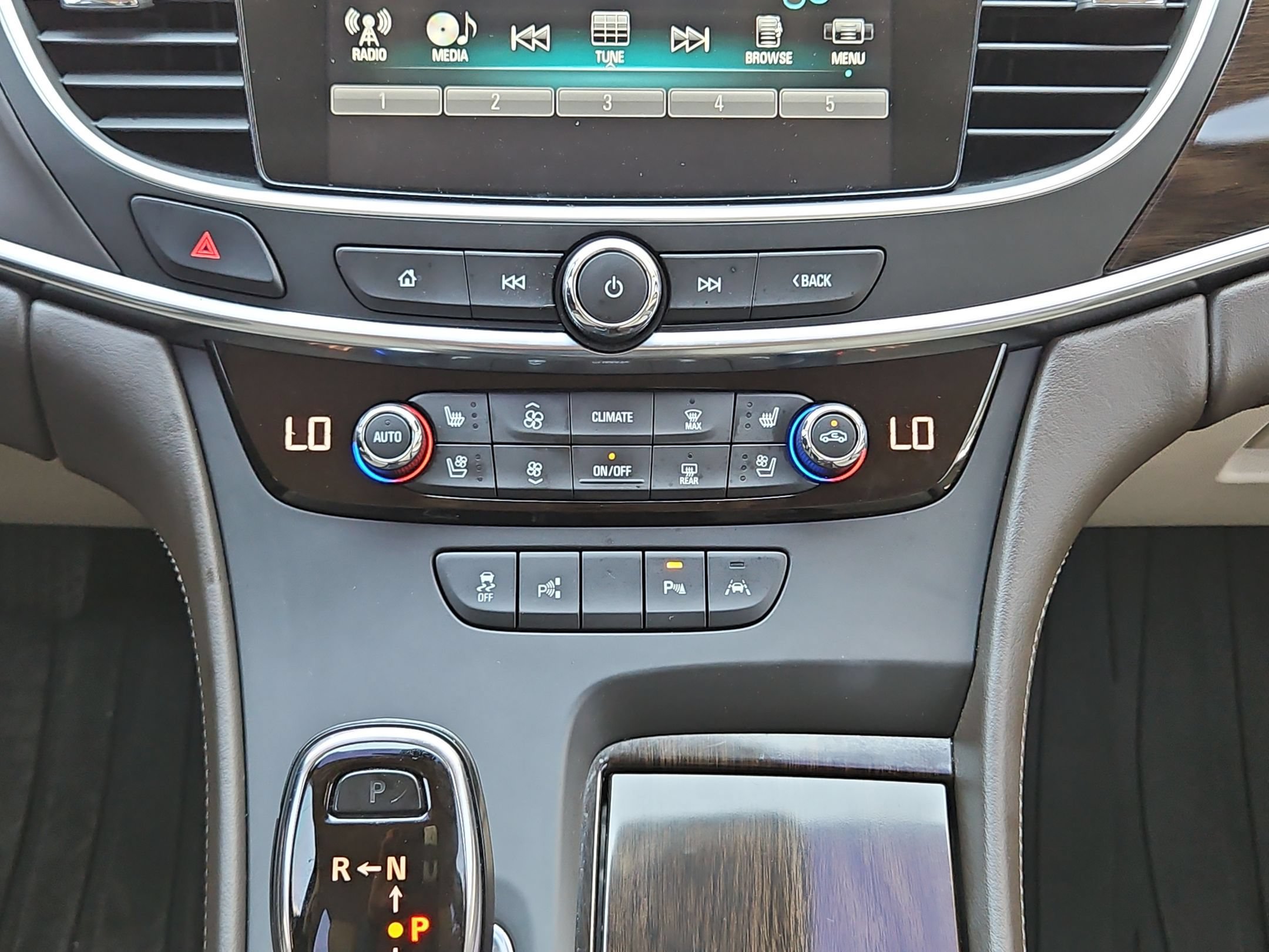 Used 2018 Buick LaCrosse Premium w/ Driver Confidence Package #2 FWD image 18