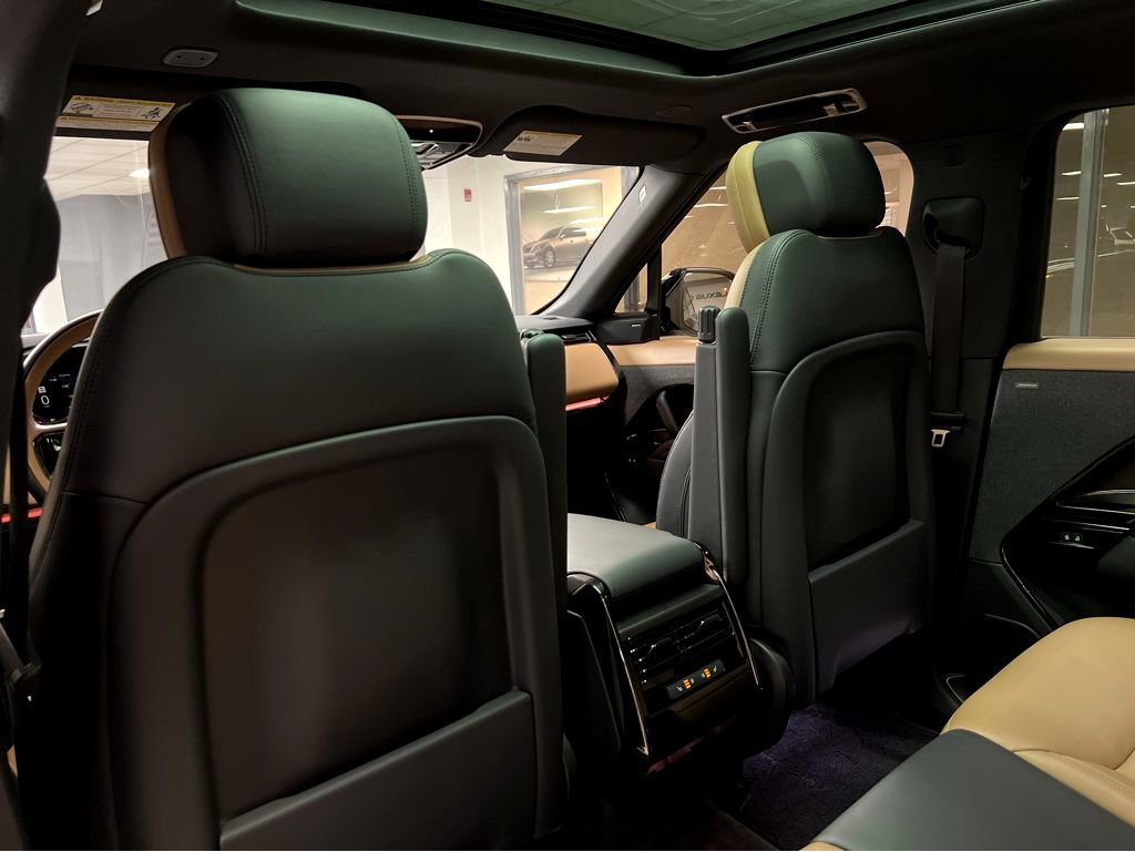 Used 2023 Land Rover Range Rover Sport SE Dynamic image 19