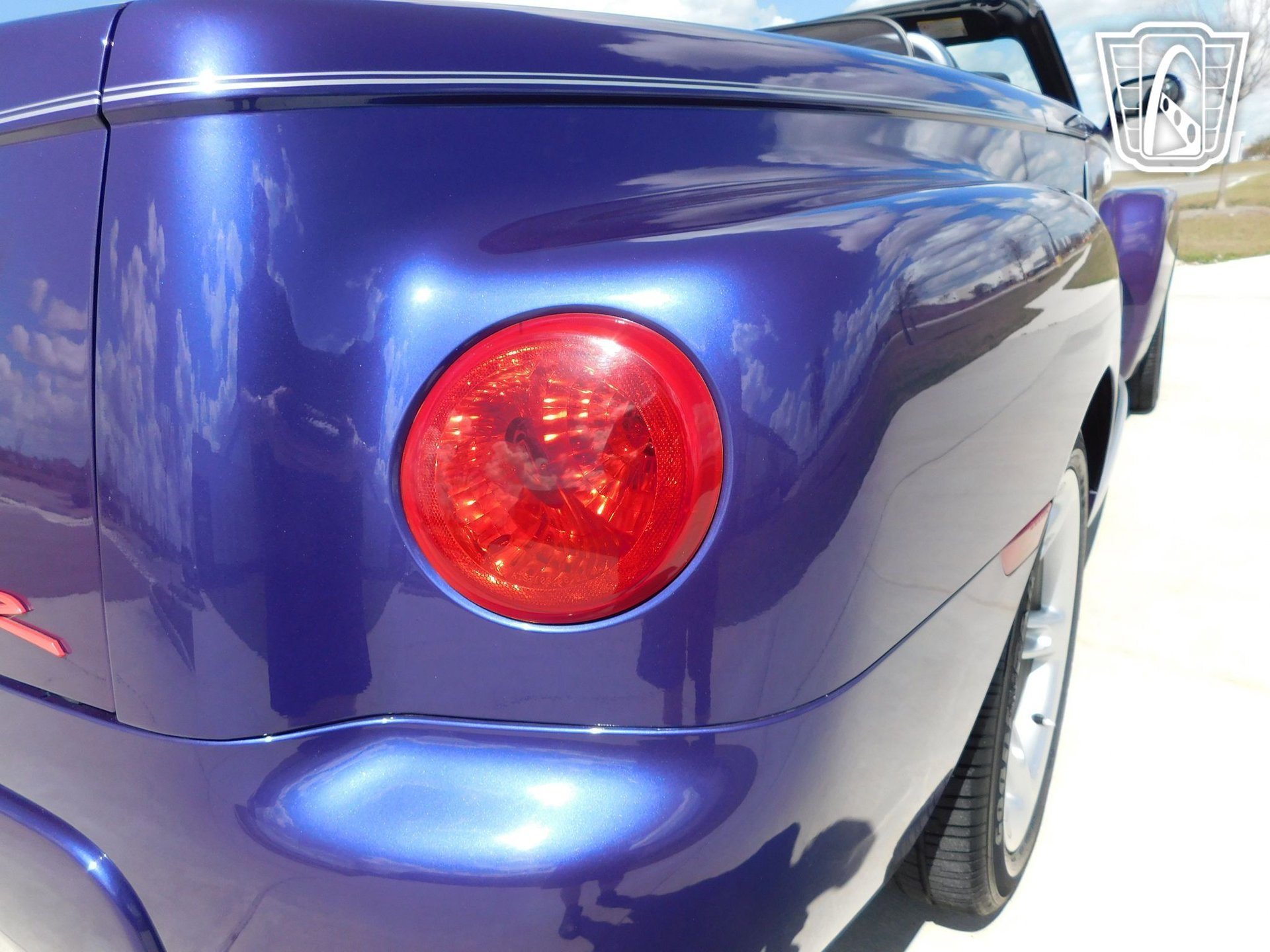 Used 2004 Chevrolet SSR w/ Preferred Equipment Group RWD image 14
