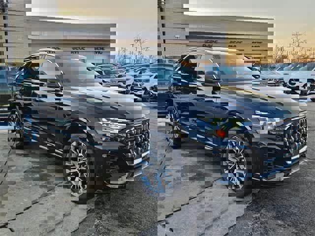 Used 2025 Audi Q8 Premium w/ Convenience Package image 3