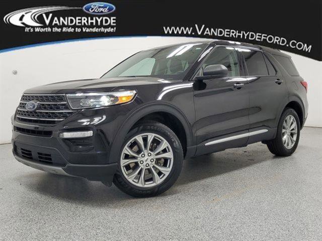 Used 2023 Ford Explorer XLT w/ Equipment Group 202A image 1