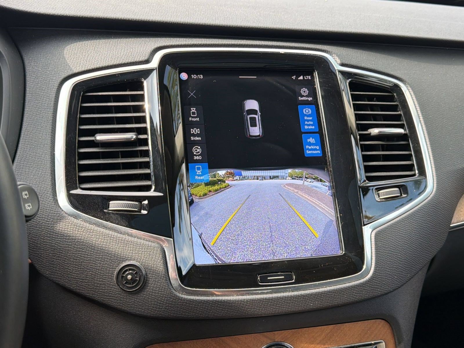 Certified 2023 Volvo XC90 B6 Plus AWD/4WD image 19