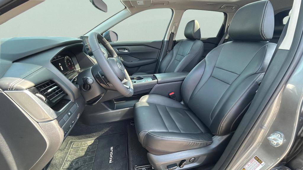 Used 2024 Nissan Rogue SL w/ SL Premium Package image 17