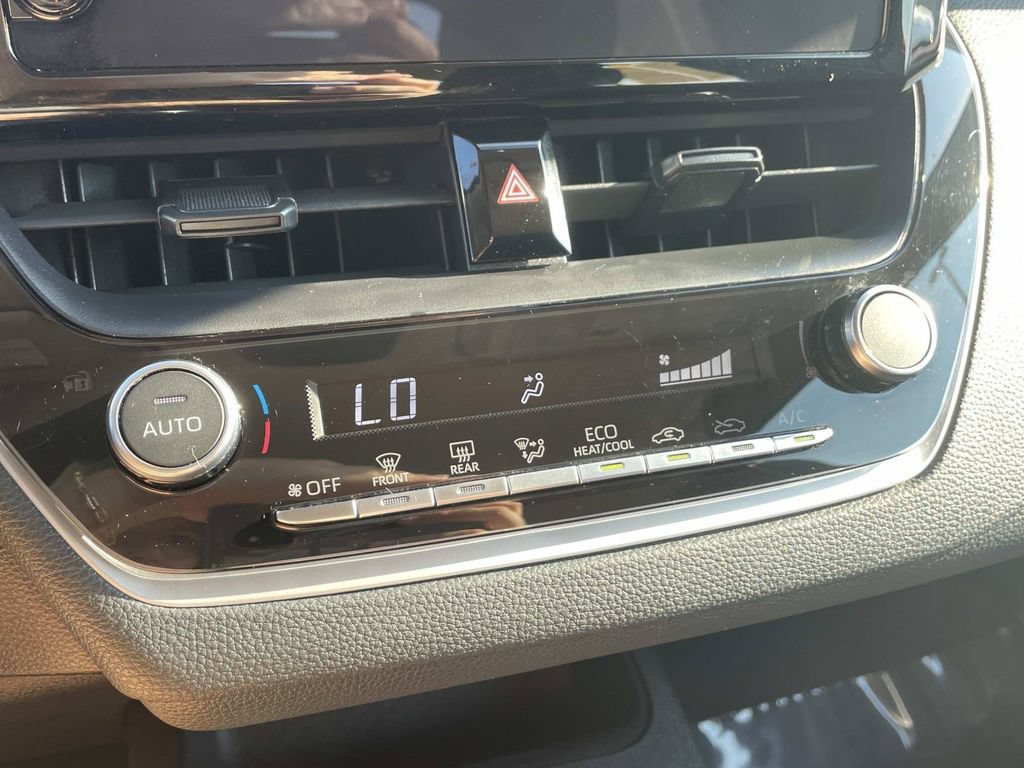Used 2024 Toyota Corolla LE FWD image 37