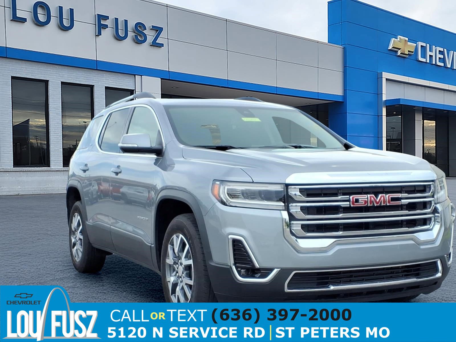 Used 2023 GMC Acadia SLT w/ LPO, Floor Liner Package FWD image 1