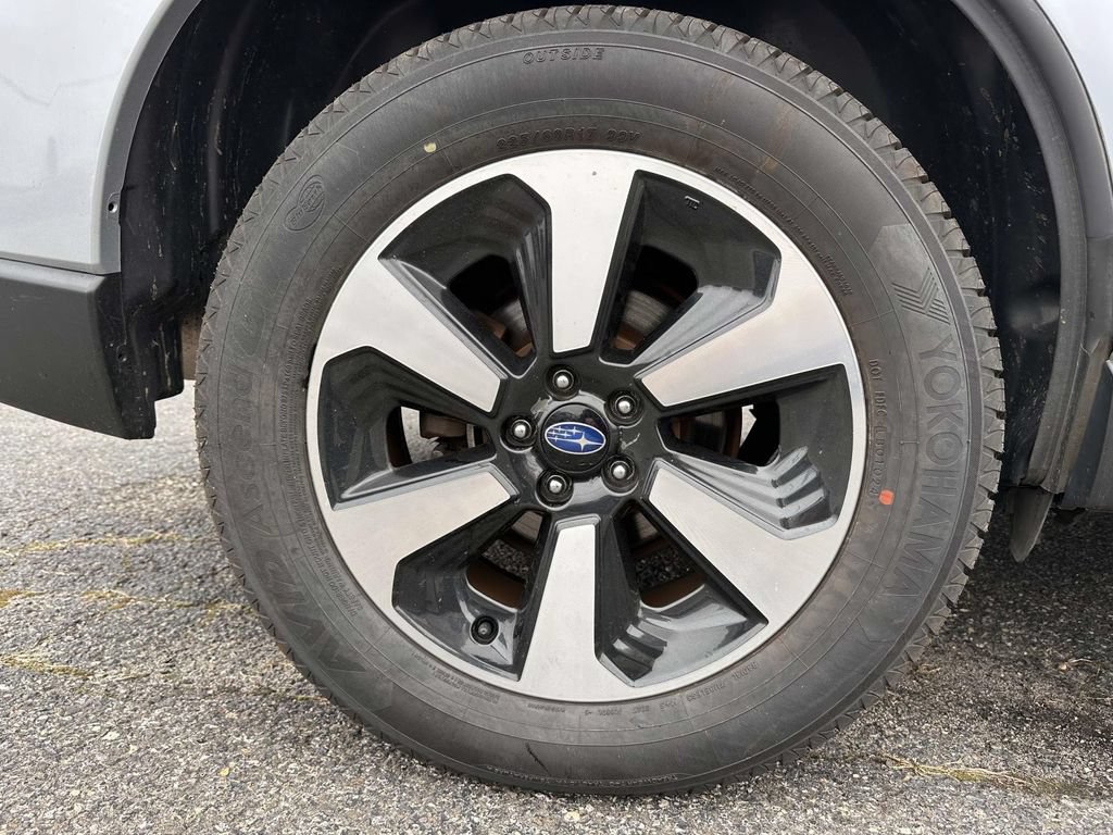 Used 2017 Subaru Forester 2.5i Premium AWD/4WD image 6