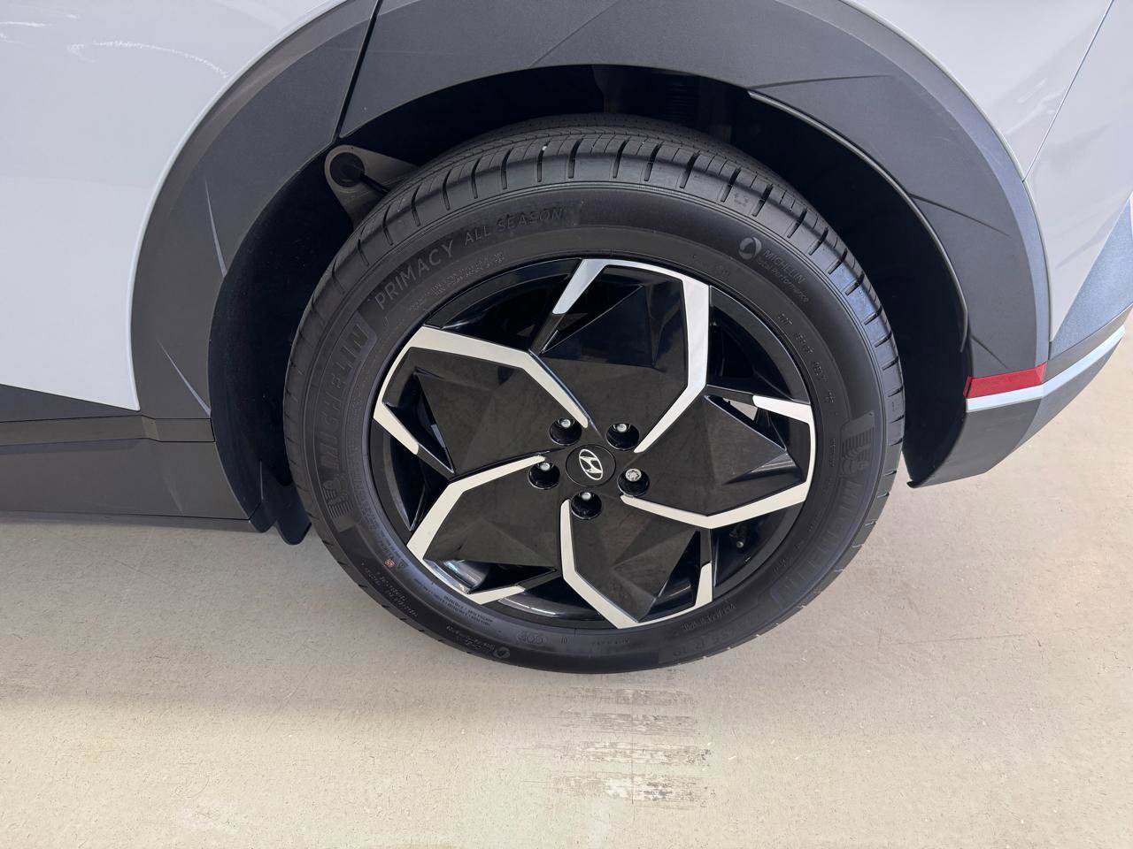 Used 2024 Hyundai Ioniq 5 SE image 23