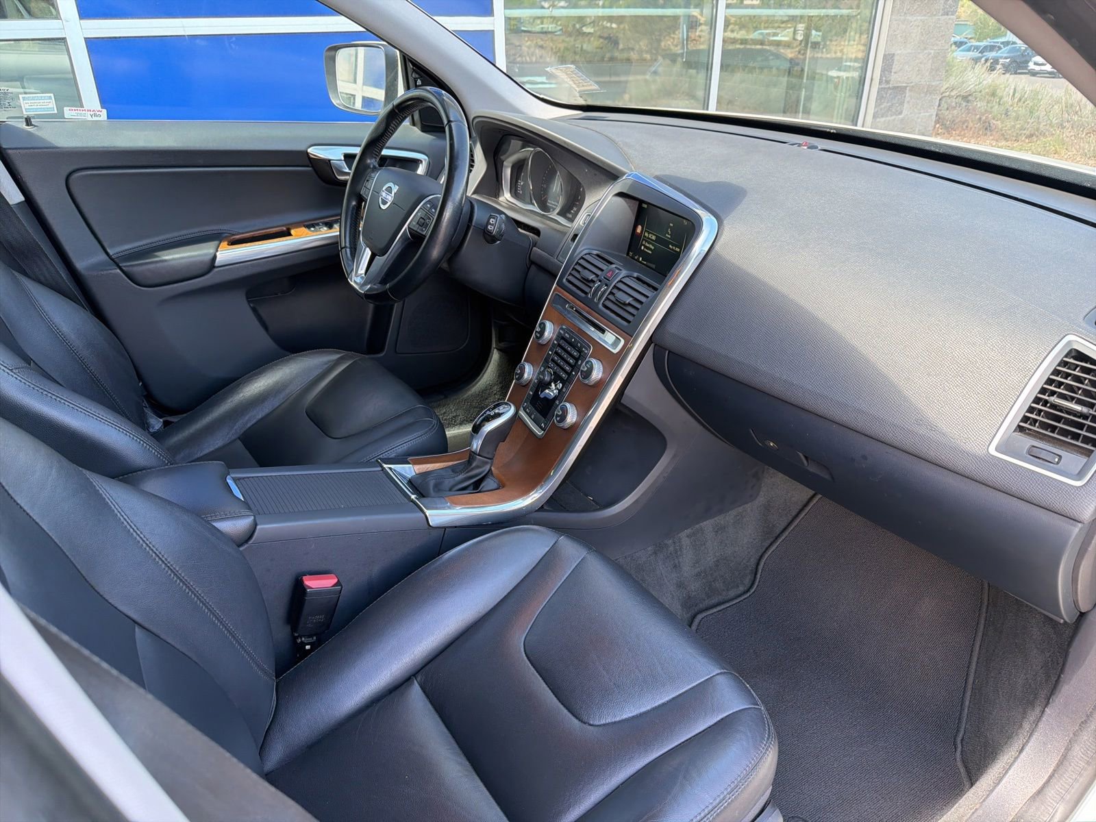 Used 2017 Volvo XC60 T5 Inscription w/ Preferred Option Package AWD/4WD image 27