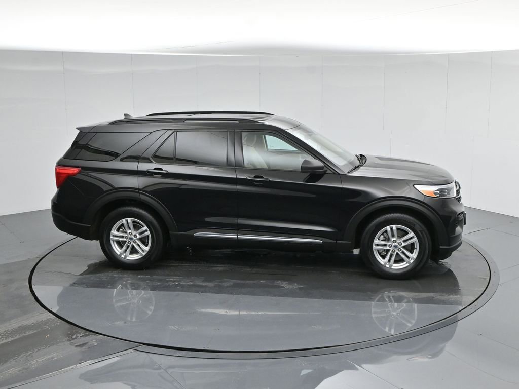 Used 2022 Ford Explorer XLT image 56