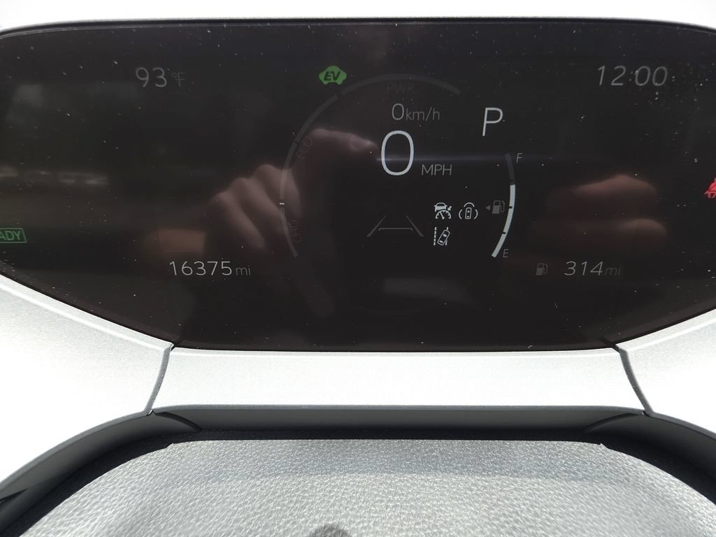 Used 2024 Toyota Prius XLE FWD image 21