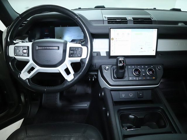 Certified 2022 Land Rover Defender 110 SE AWD/4WD image 32