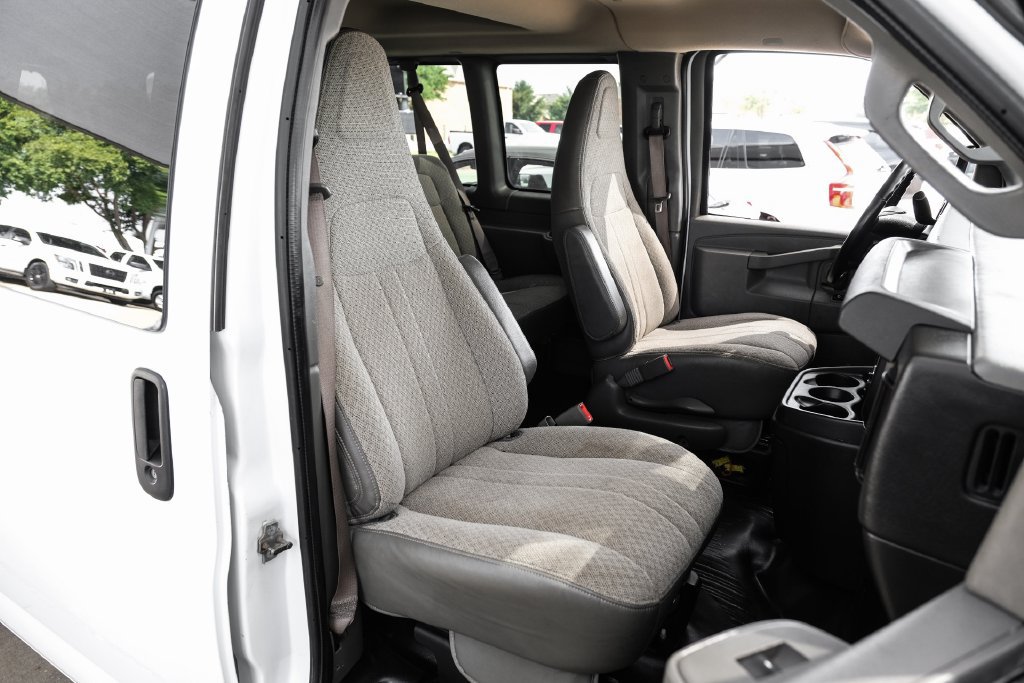 Used 2021 Chevrolet Express 3500 LS w/ Chrome Appearance Package RWD image 35