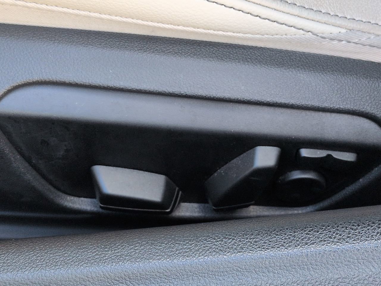 Used 2025 BMW Z4 M40i w/ Edition RWD image 15