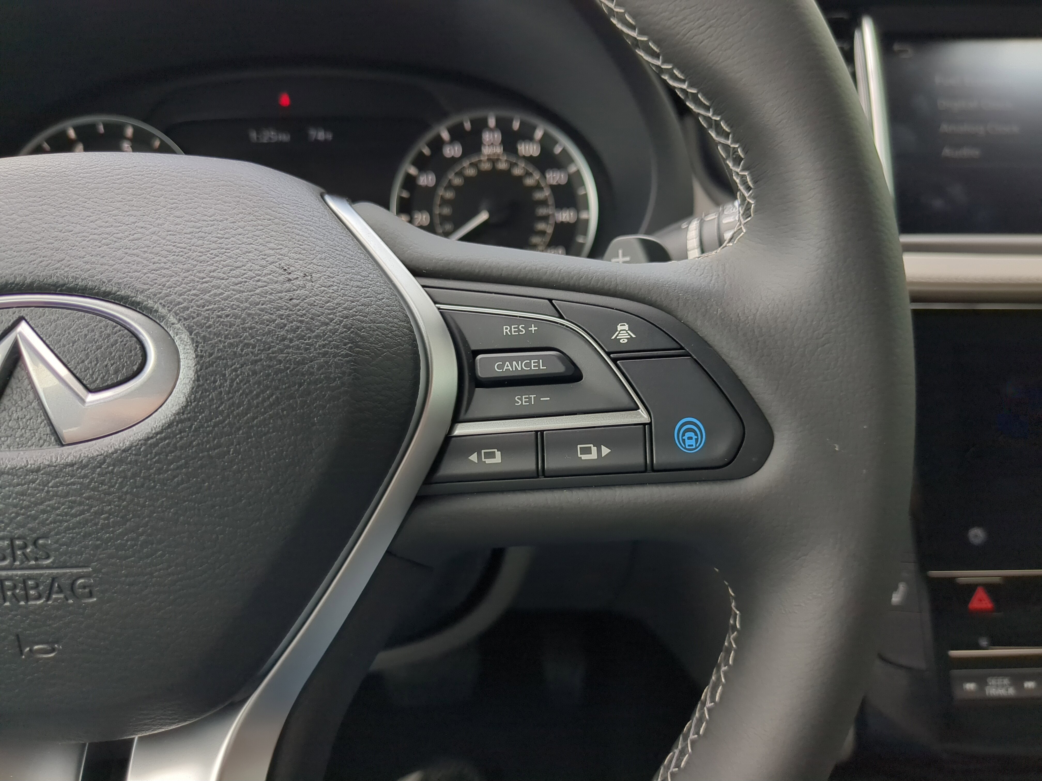 New 2025 INFINITI QX50 Luxe image 29