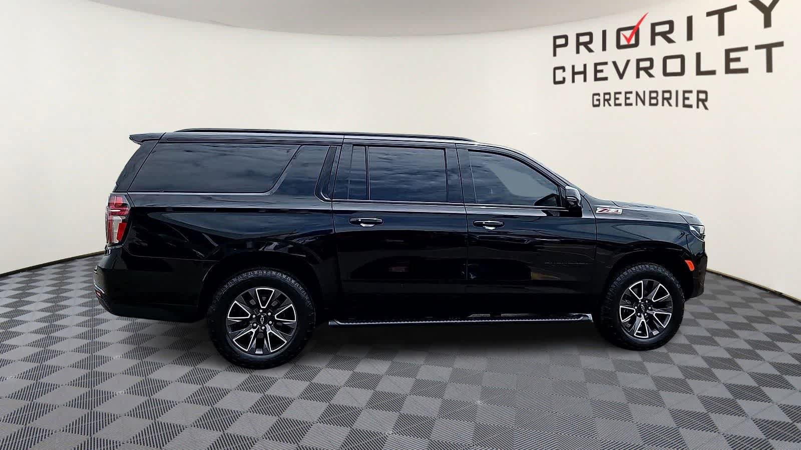 Used 2021 Chevrolet Suburban Z71 w/ Z71 Signature Package AWD/4WD image 9