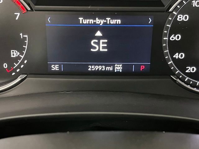 Used 2023 Cadillac XT4 Luxury w/ Cold Weather Package AWD/4WD image 27
