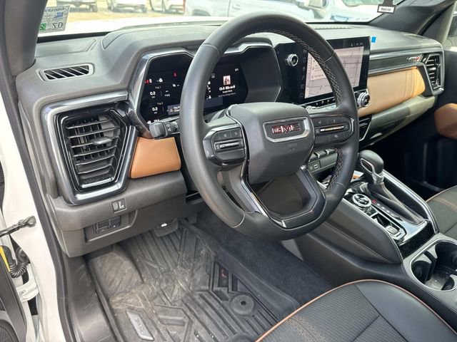 Used 2025 GMC Canyon AT4 image 22
