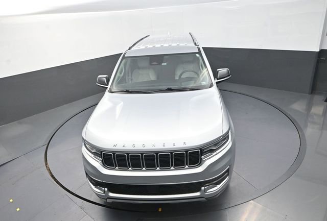 Used 2023 Jeep Wagoneer L Series III w/ Preferred Equipment Group image 12