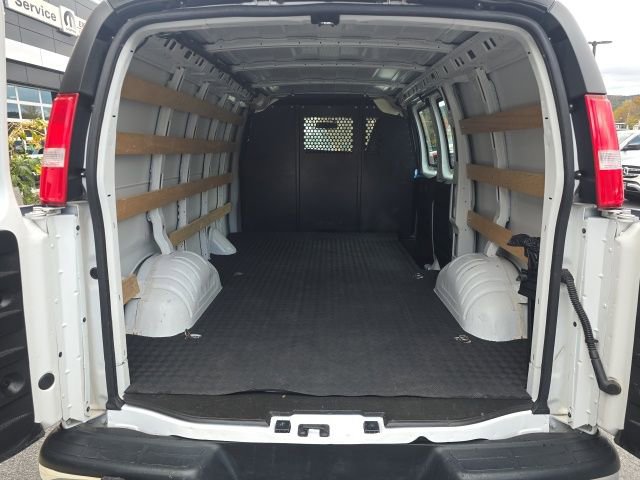 Used 2024 Chevrolet Express 2500 w/ Driver Convenience Package image 19