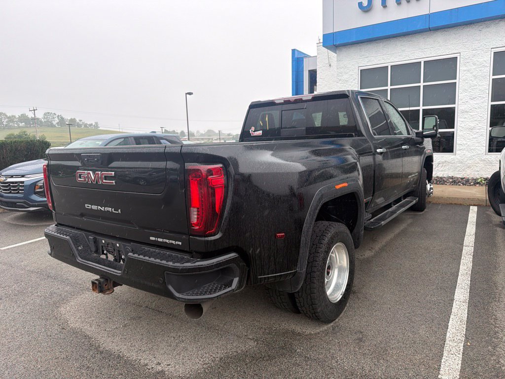 Used 2022 GMC Sierra 3500 Denali AWD/4WD image 9