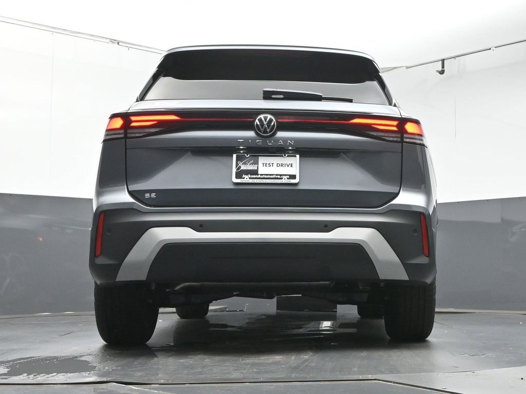 New 2025 Volkswagen Tiguan SE image 41