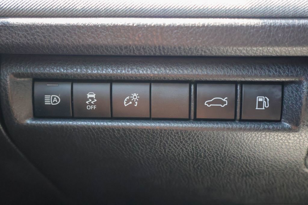 Used 2025 Toyota Camry LE AWD/4WD image 20