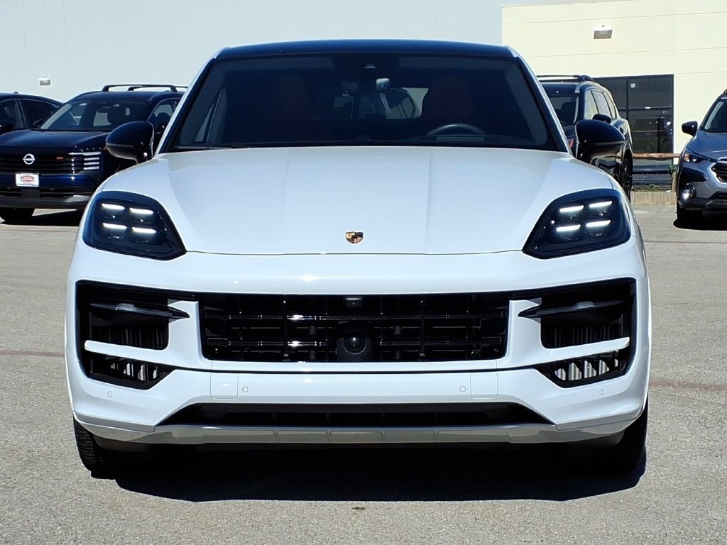 Used 2025 Porsche Cayenne GTS AWD/4WD image 10