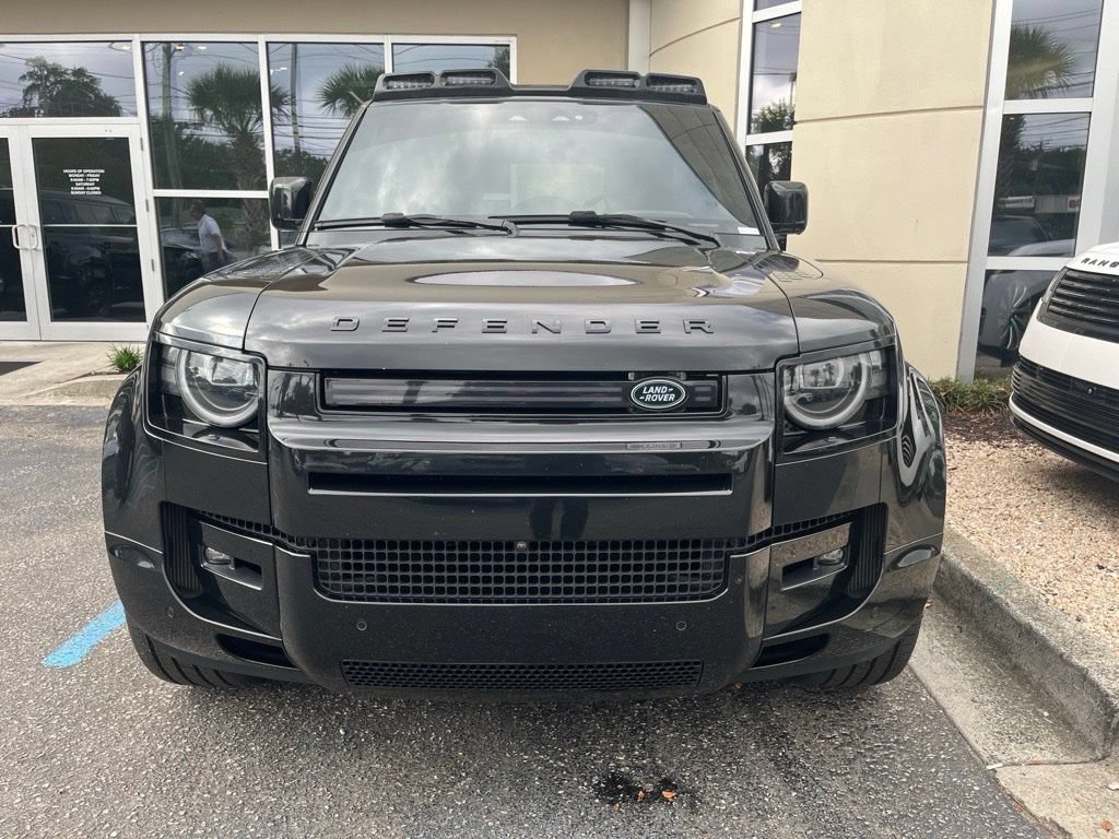 Used 2026 Land Rover Defender 110 X-Dynamic SE AWD/4WD image 3