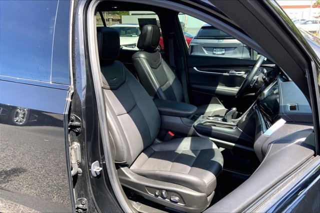 Used 2024 Cadillac XT6 Sport w/ LPO, ONYX Package AWD/4WD image 6