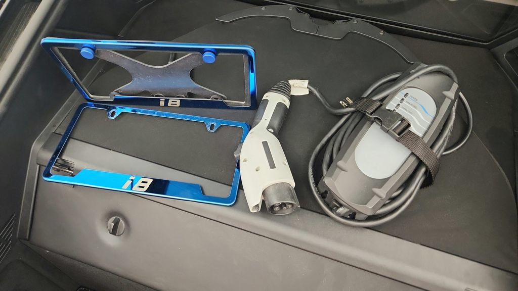 Used 2015 BMW i8 AWD/4WD image 27