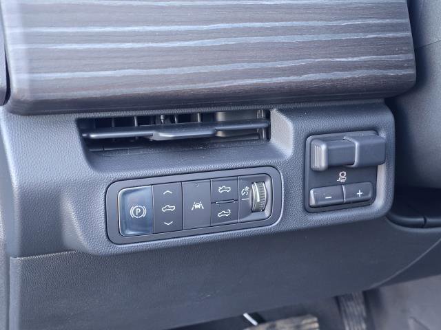 Used 2025 GMC Sierra EV Denali image 18