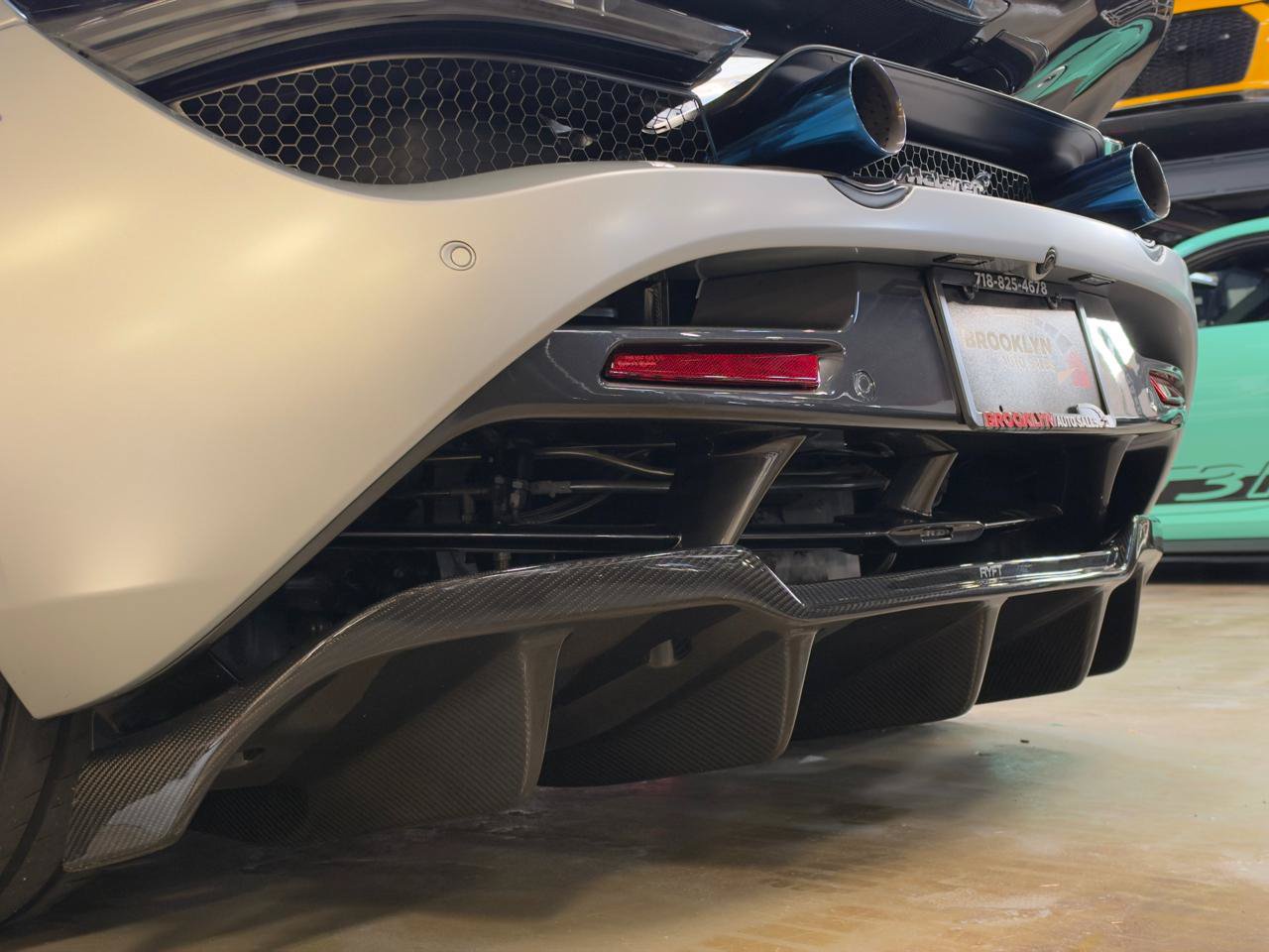 Used 2020 McLaren 720S Performance RWD image 27