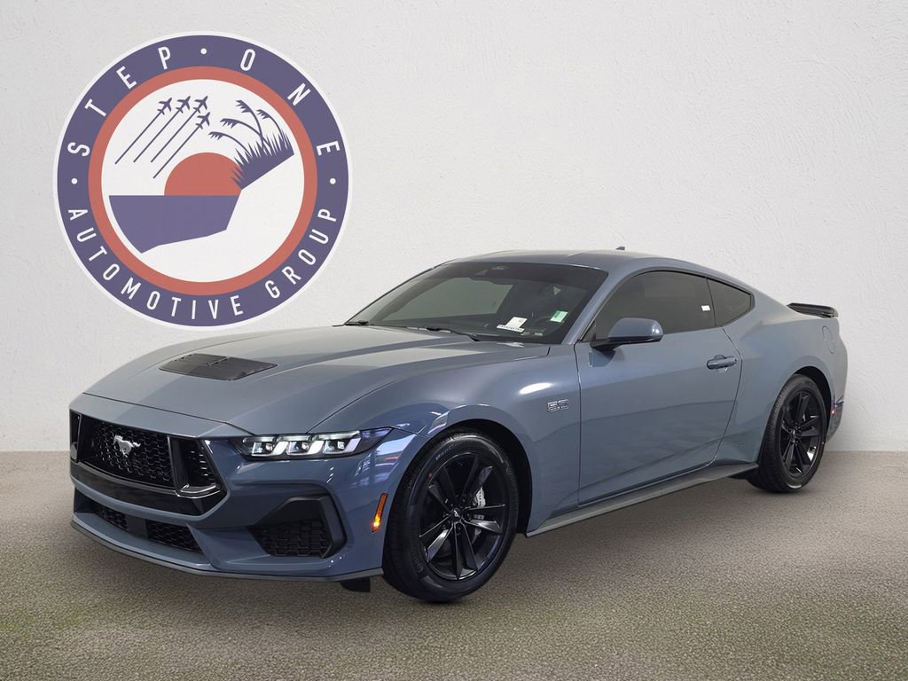 Used 2024 Ford Mustang GT RWD image 2