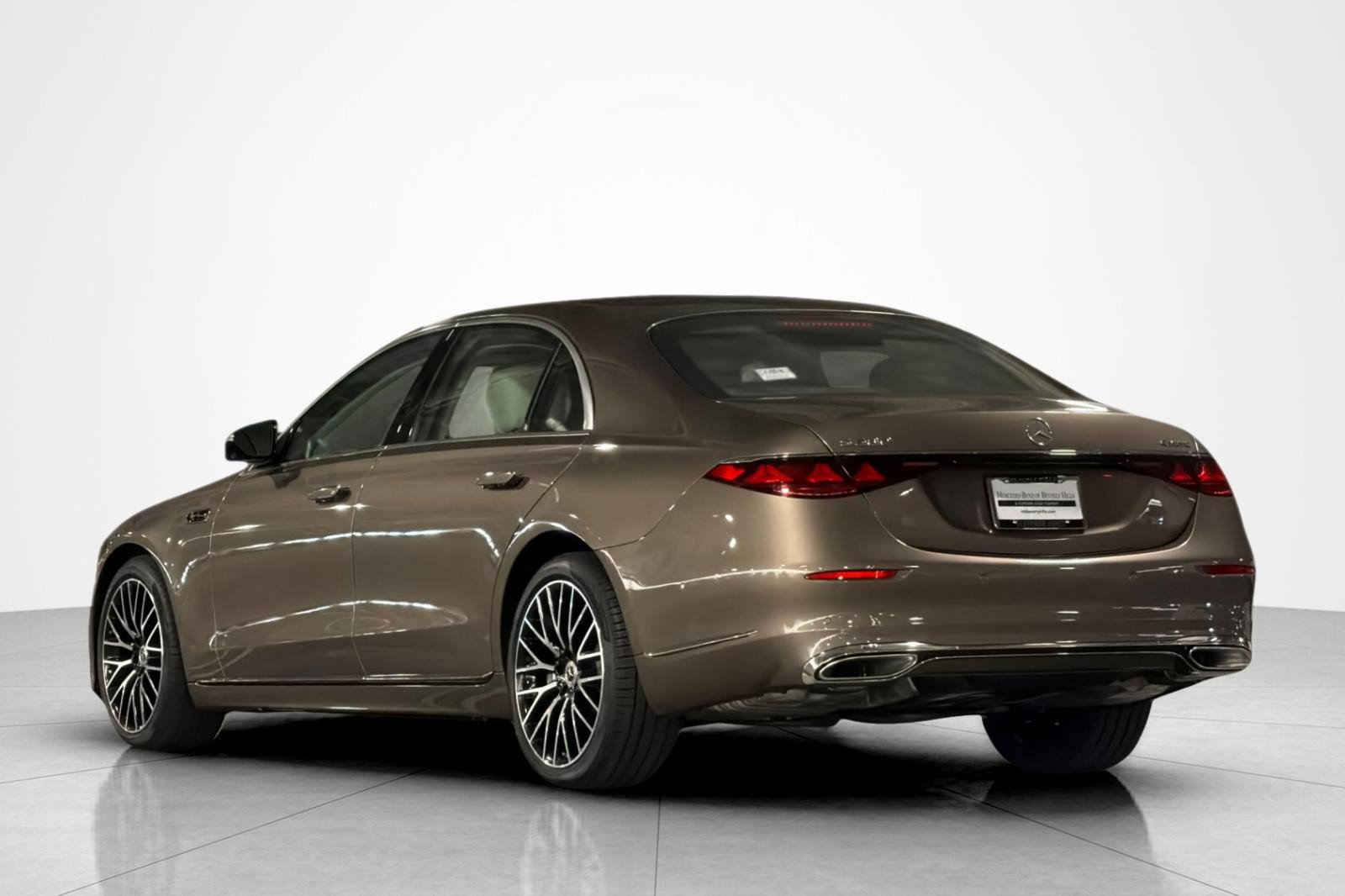 New 2027 Mercedes-Benz S 580 4MATIC Sedan image 3